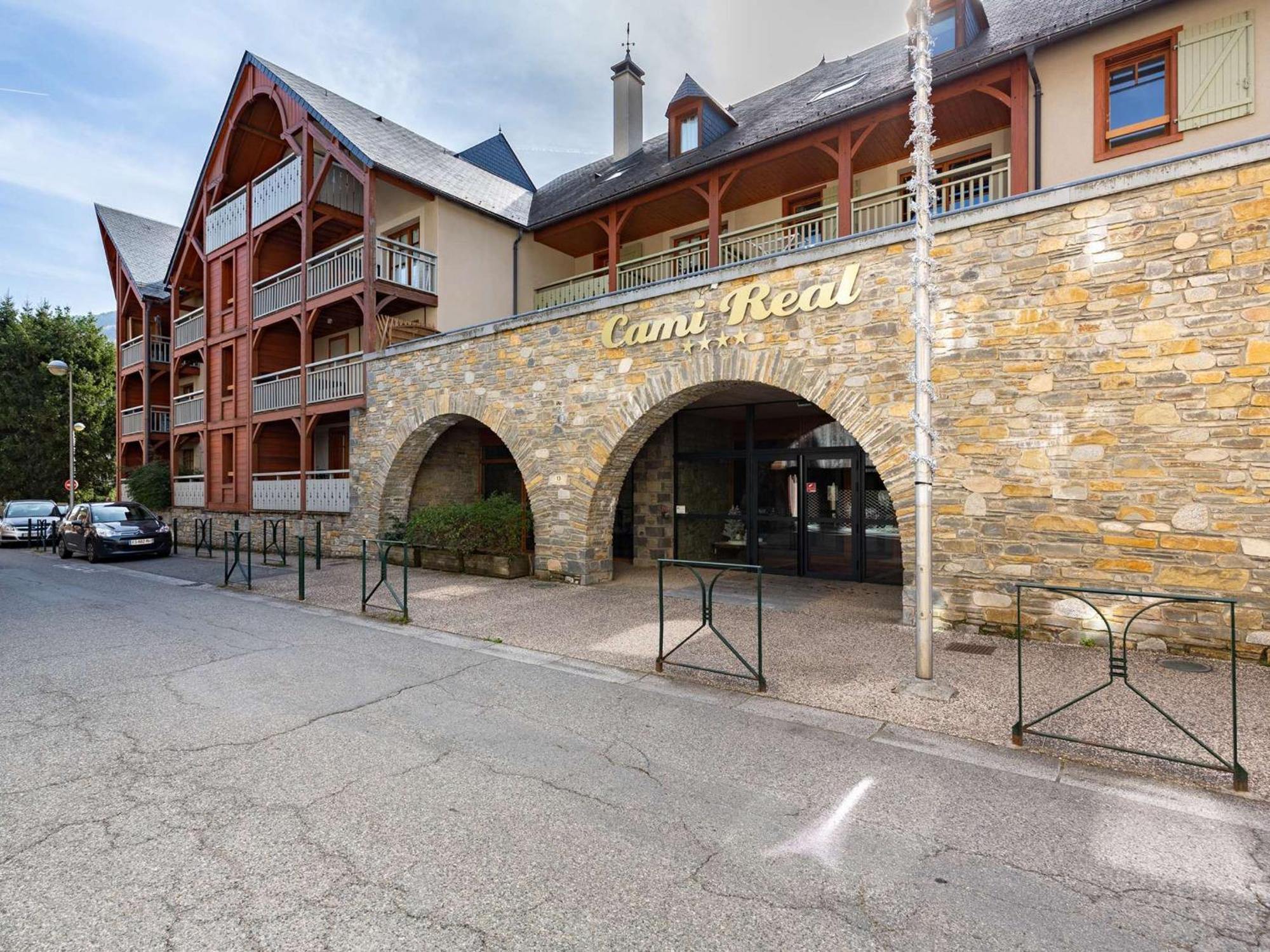 Appartement Duplex Centre Saint-Lary Avec Piscine, Sauna Et Parking - Fr-1-296-395 外观 照片